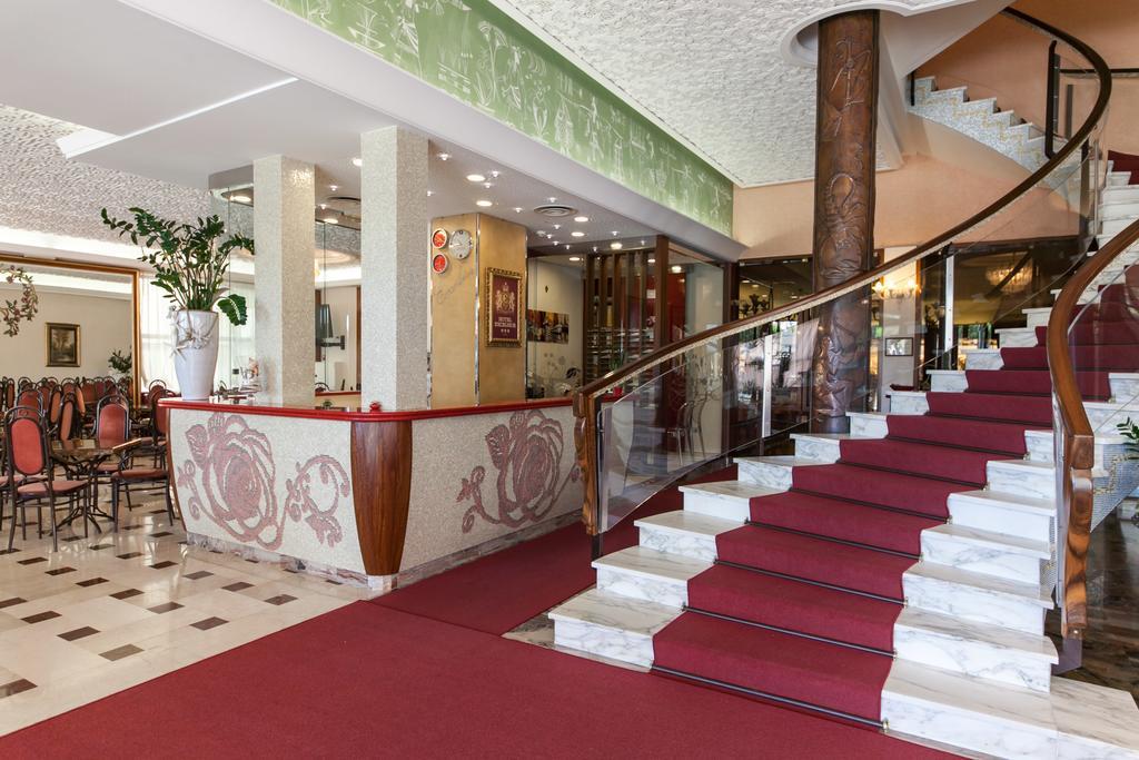 Excelsior Hotel
