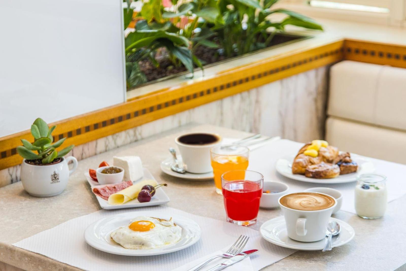 Hotel Excelsior 3*