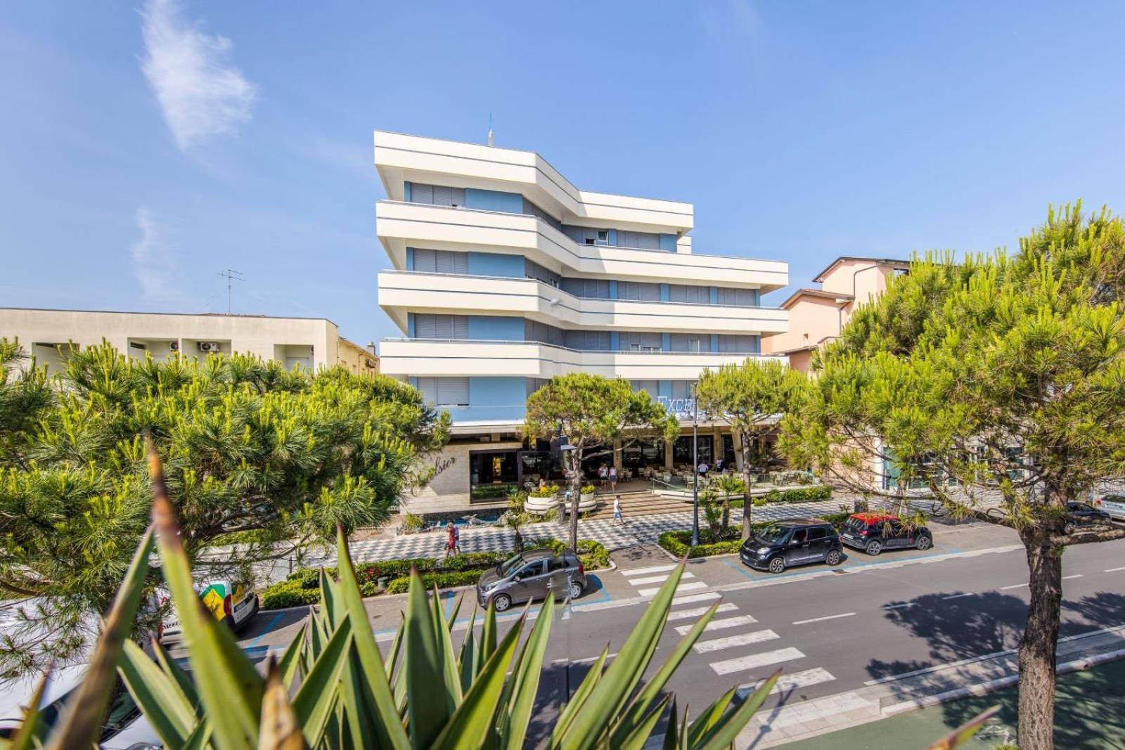 Excelsior Hotel 3*